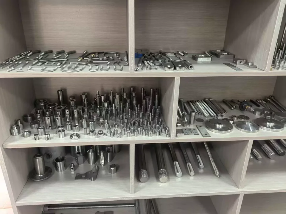 Threaded fastener samples in a partner sample room